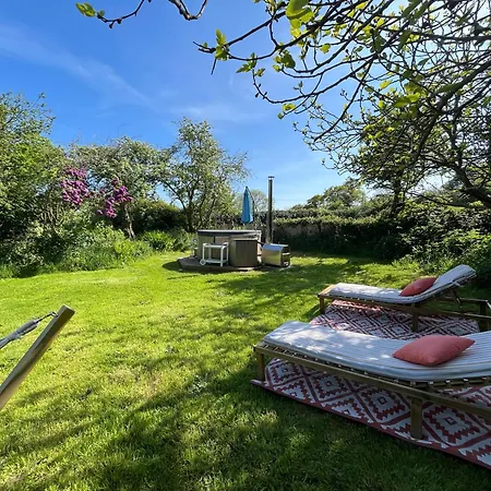 Ferienhaus Le Petit Nid, Vue Mer, L'ile De Tatihou Avec Bain Nordique